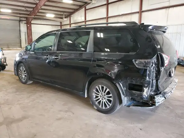 5TDYZ3DC3JS926938 2018 TOYOTA SIENNA - Image 2