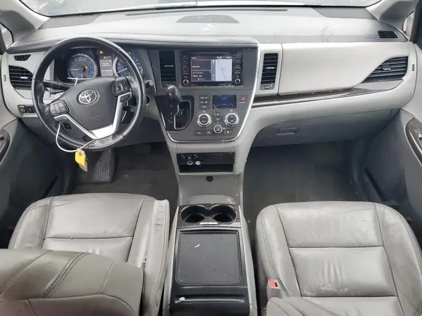 5TDYZ3DC3JS931041 2018 TOYOTA SIENNA - Image 8