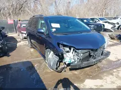 5TDYZ3DC3JS933923 2018 TOYOTA SIENNA