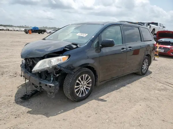 5TDYZ3DC3JS937714 2018 TOYOTA SIENNA - Image 1