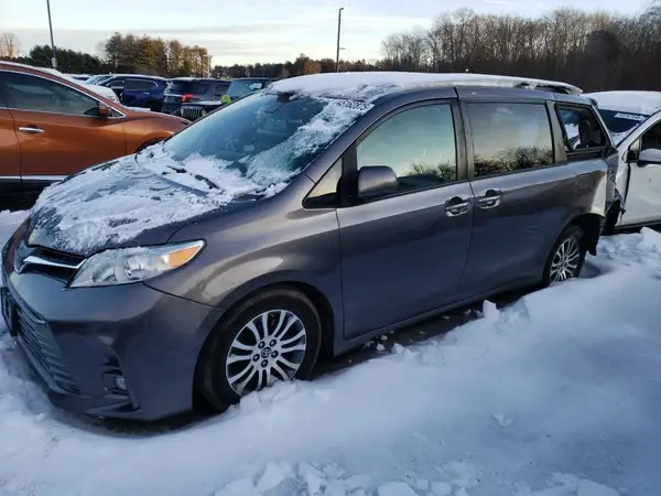 5TDYZ3DC3JS941049 2018 TOYOTA SIENNA - Image 1