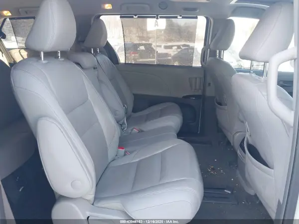 5TDYZ3DC3JS941908 2018 TOYOTA SIENNA - Image 8