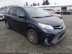 5TDYZ3DC3JS942704 2018 TOYOTA SIENNA