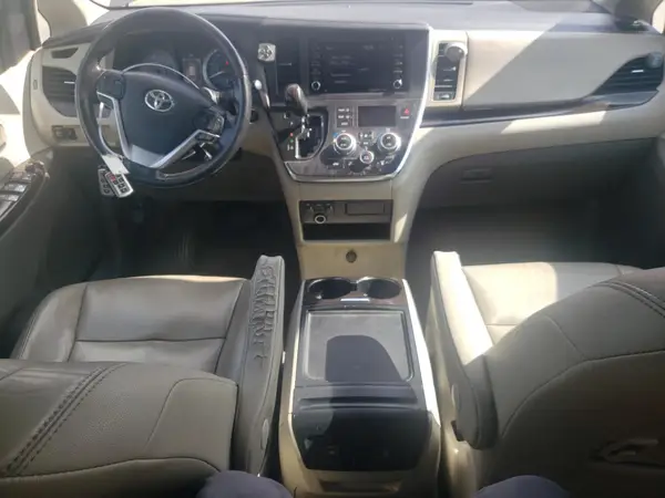 5TDYZ3DC3JS944887 2018 TOYOTA SIENNA - Image 8