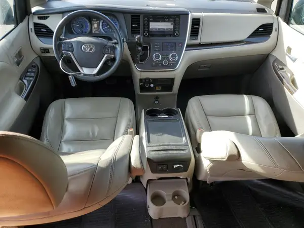 5TDYZ3DC3JS945828 2018 TOYOTA SIENNA - Image 8