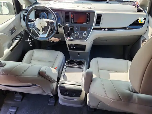 5TDYZ3DC3JS948230 2018 TOYOTA SIENNA - Image 8