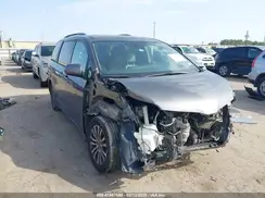 5TDYZ3DC3JS951774 2018 TOYOTA SIENNA