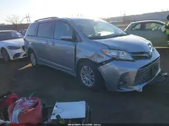 5TDYZ3DC3JS958031 2018 TOYOTA SIENNA