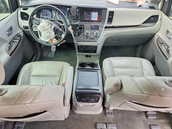 5TDYZ3DC3JS961768 2018 TOYOTA SIENNA - Image 8
