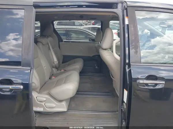 5TDYZ3DC3JS963388 2018 TOYOTA SIENNA - Image 8