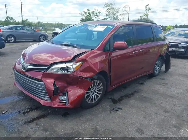 5TDYZ3DC3JS964993 2018 TOYOTA SIENNA - Image 2