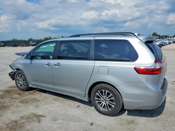 5TDYZ3DC3KS002744 2019 TOYOTA SIENNA - Image 2
