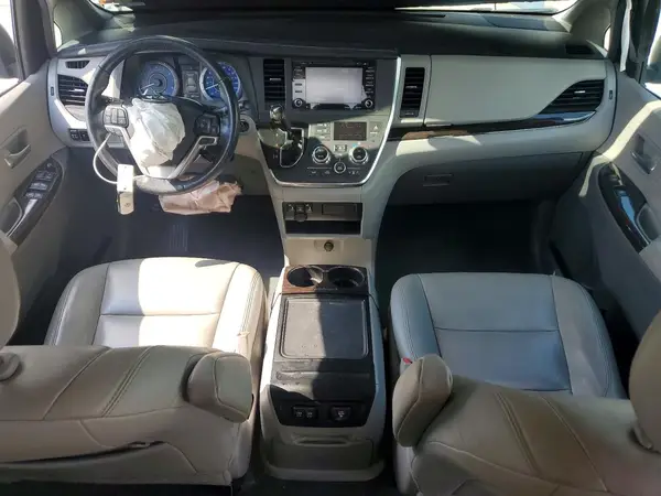 5TDYZ3DC3KS002744 2019 TOYOTA SIENNA - Image 8