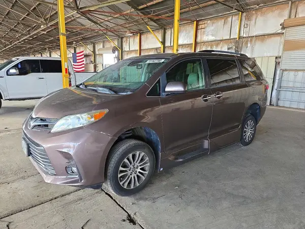 5TDYZ3DC3KS012254 2019 TOYOTA SIENNA - Image 1