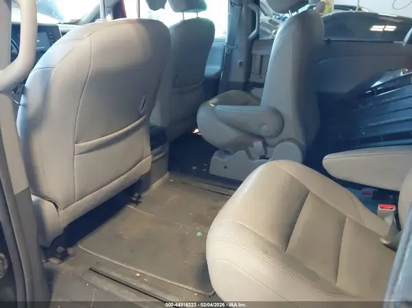 5TDYZ3DC3KS015767 2019 TOYOTA SIENNA - Image 8