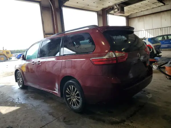 5TDYZ3DC3KS017647 2019 TOYOTA SIENNA - Image 2