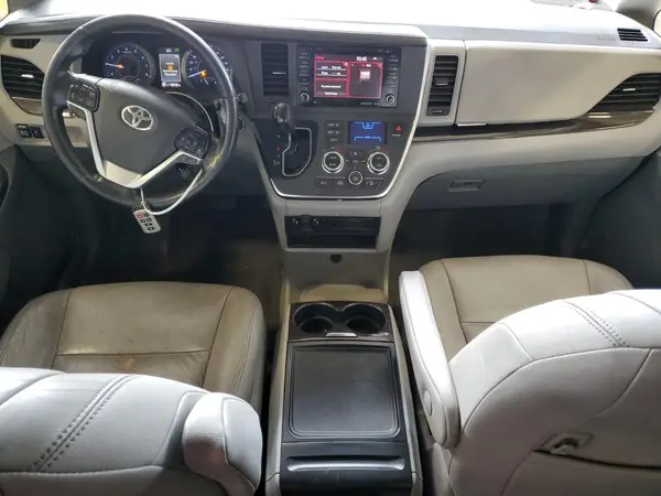 5TDYZ3DC3KS017647 2019 TOYOTA SIENNA - Image 8