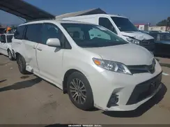 5TDYZ3DC3KS020483 2019 TOYOTA SIENNA