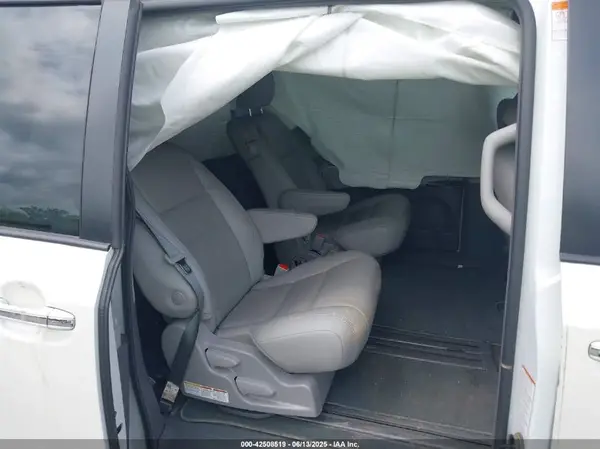 5TDYZ3DC3KS970276 2019 TOYOTA SIENNA - Image 8