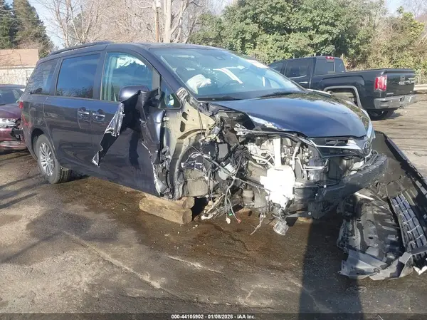 5TDYZ3DC3KS972125 2019 TOYOTA SIENNA - Image 1
