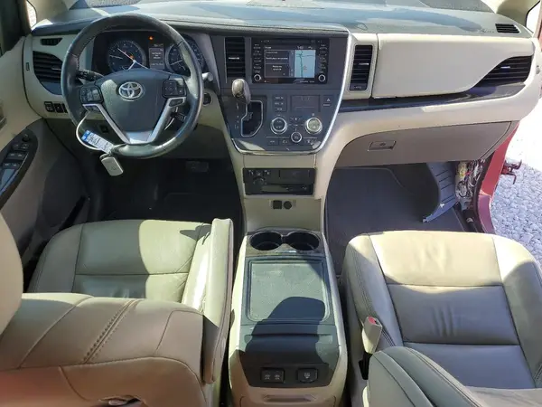 5TDYZ3DC3KS975719 2019 TOYOTA SIENNA - Image 8