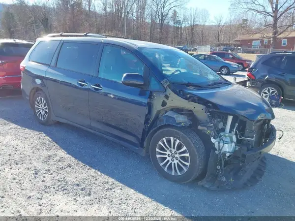 5TDYZ3DC3KS978197 2019 TOYOTA SIENNA - Image 1
