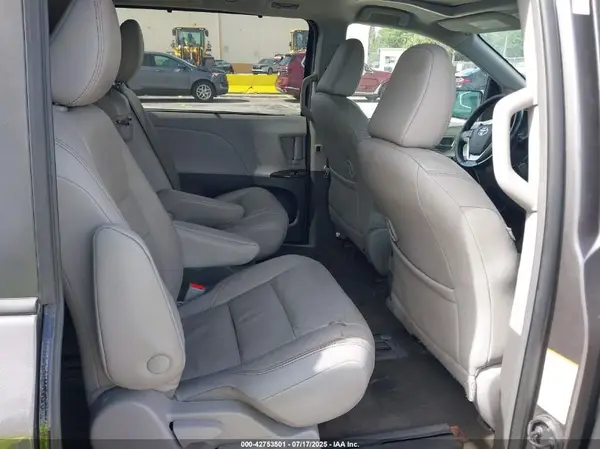 5TDYZ3DC3KS980743 2019 TOYOTA SIENNA - Image 8