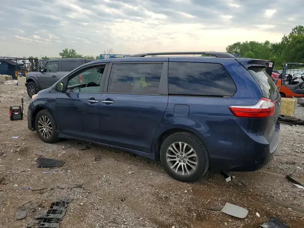 5TDYZ3DC3KS992195 2019 TOYOTA SIENNA - Image 2