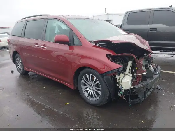 5TDYZ3DC3KS999695 2019 TOYOTA SIENNA - Image 1