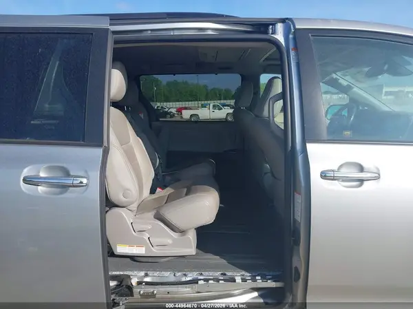 5TDYZ3DC3LS023398 2020 TOYOTA SIENNA - Image 8