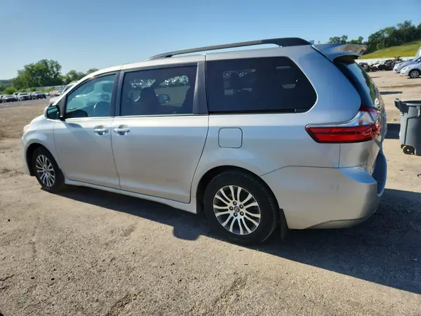 5TDYZ3DC3LS024681 2020 TOYOTA SIENNA - Image 2
