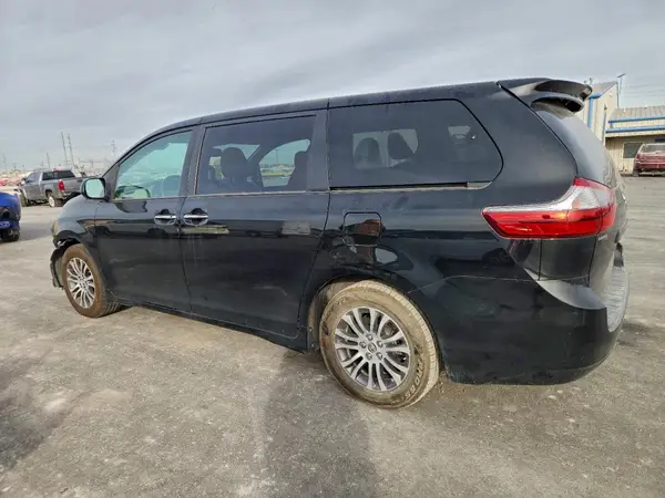 5TDYZ3DC3LS027435 2020 TOYOTA SIENNA - Image 2