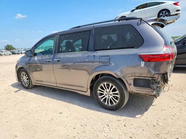 5TDYZ3DC3LS028388 2020 TOYOTA SIENNA - Image 2