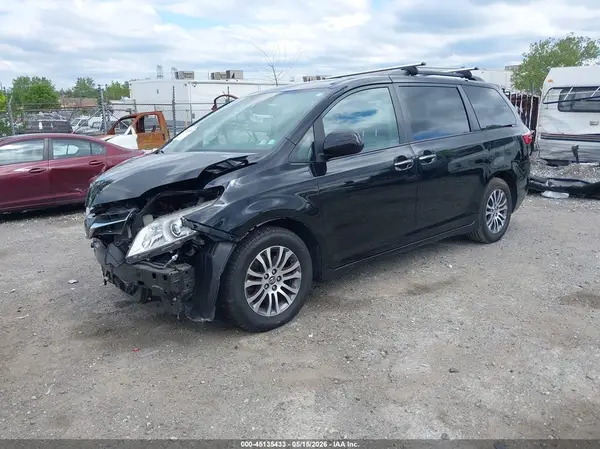 5TDYZ3DC3LS038886 2020 TOYOTA SIENNA - Image 2