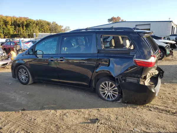 5TDYZ3DC3LS040668 2020 TOYOTA SIENNA - Image 2