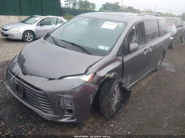 5TDYZ3DC3LS042890 2020 TOYOTA SIENNA - Image 2