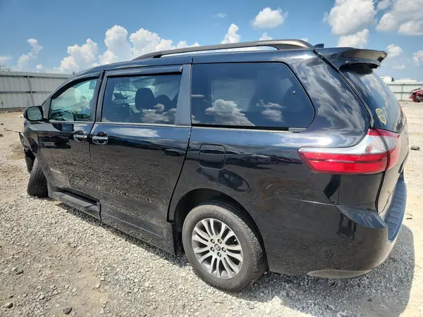 5TDYZ3DC3LS048639 2020 TOYOTA SIENNA - Image 2