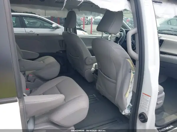 5TDYZ3DC3LS048818 2020 TOYOTA SIENNA - Image 8