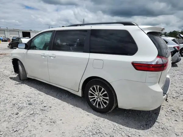5TDYZ3DC3LS049371 2020 TOYOTA SIENNA - Image 2