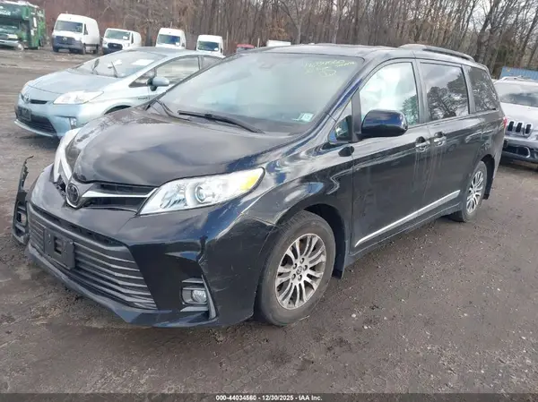 5TDYZ3DC3LS062363 2020 TOYOTA SIENNA - Image 2