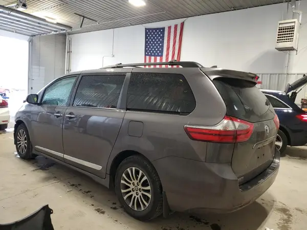 5TDYZ3DC3LS079258 2020 TOYOTA SIENNA - Image 2