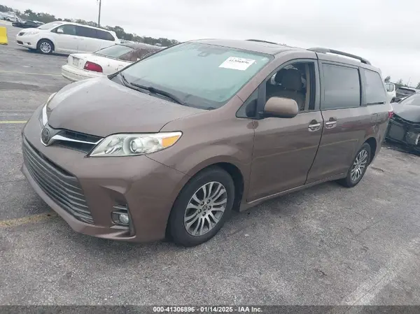 5TDYZ3DC3LS082788 2020 TOYOTA SIENNA - Image 2