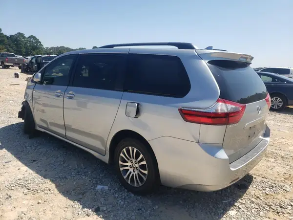 5TDYZ3DC3LS085268 2020 TOYOTA SIENNA - Image 2
