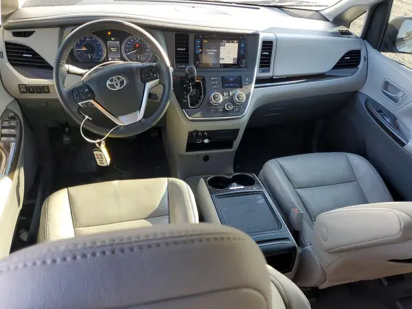 5TDYZ3DC4HS769348 2017 TOYOTA SIENNA - Image 8