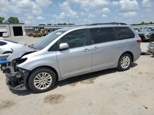 5TDYZ3DC4HS777756 2017 TOYOTA SIENNA - Image 1