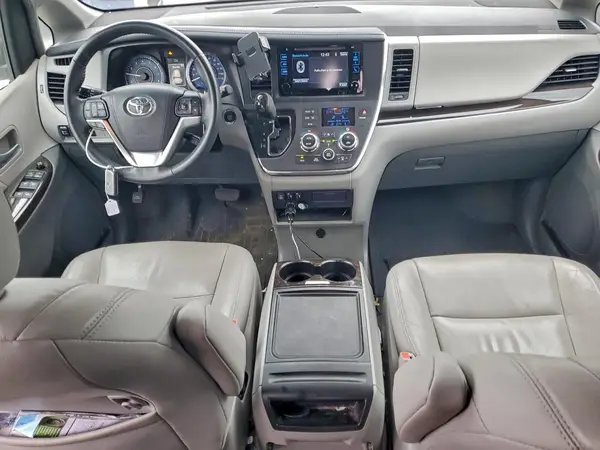 5TDYZ3DC4HS777871 2017 TOYOTA SIENNA - Image 8