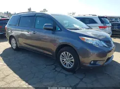 5TDYZ3DC4HS784965 2017 TOYOTA SIENNA