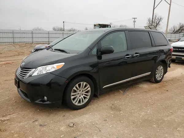 5TDYZ3DC4HS788675 2017 TOYOTA SIENNA - Image 1