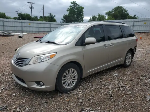 5TDYZ3DC4HS808083 2017 TOYOTA SIENNA - Image 1