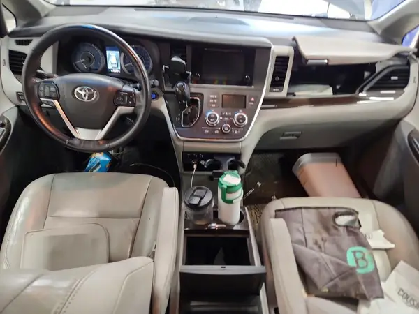 5TDYZ3DC4HS809525 2017 TOYOTA SIENNA - Image 8